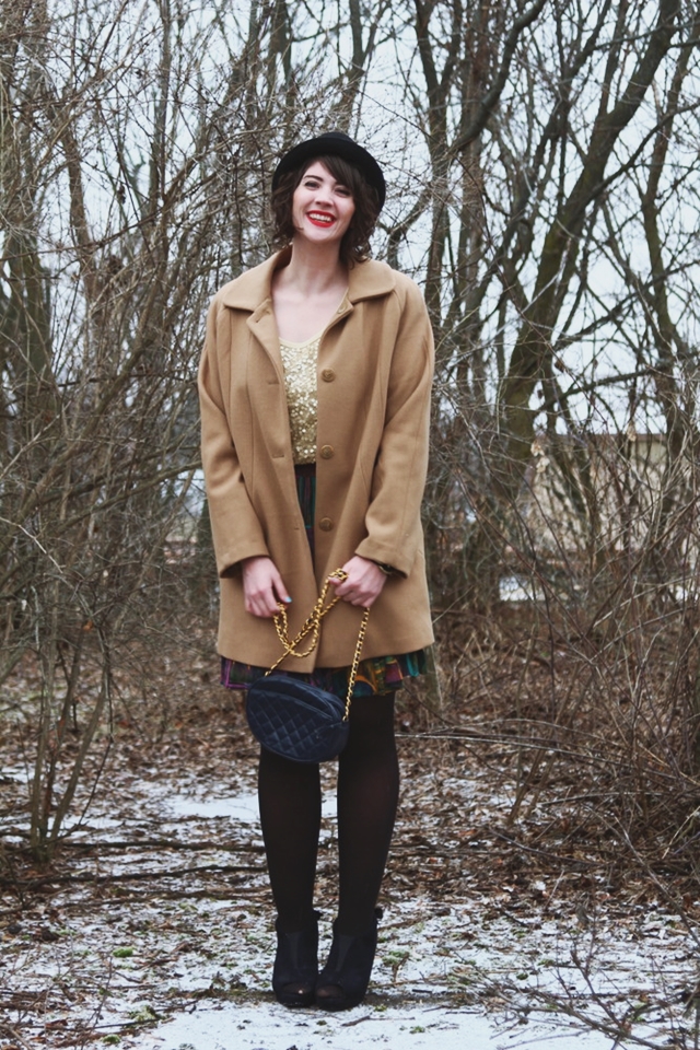 Outfit: Holiday party look sequin tee, camel coat, and navy quilted purse. 14 Best Outfits of 2014 hannah rupp the outfit repeater thrifted fashion clothes