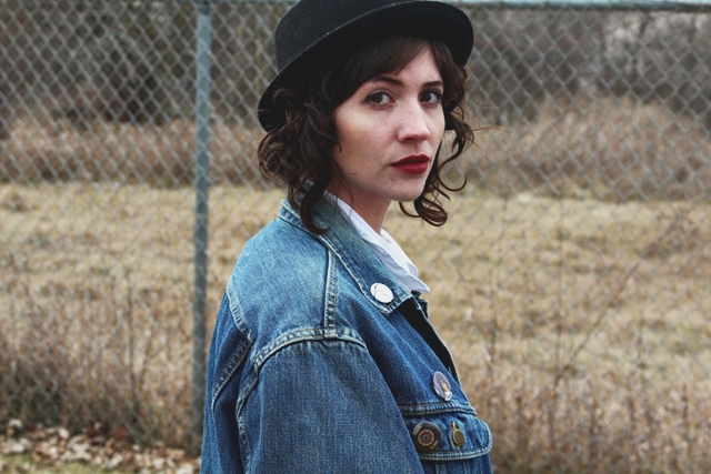 This Outfit Proves That Grunge Is Still Popular | theoutfitrepeater.com hannah rupp the outfit repeater jean jacket grunge outfit 1990s doc martens