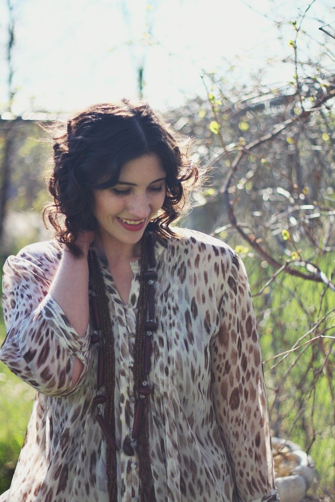 hannah rupp the outfit repeater boho style flowy blouse earth tones good vibes