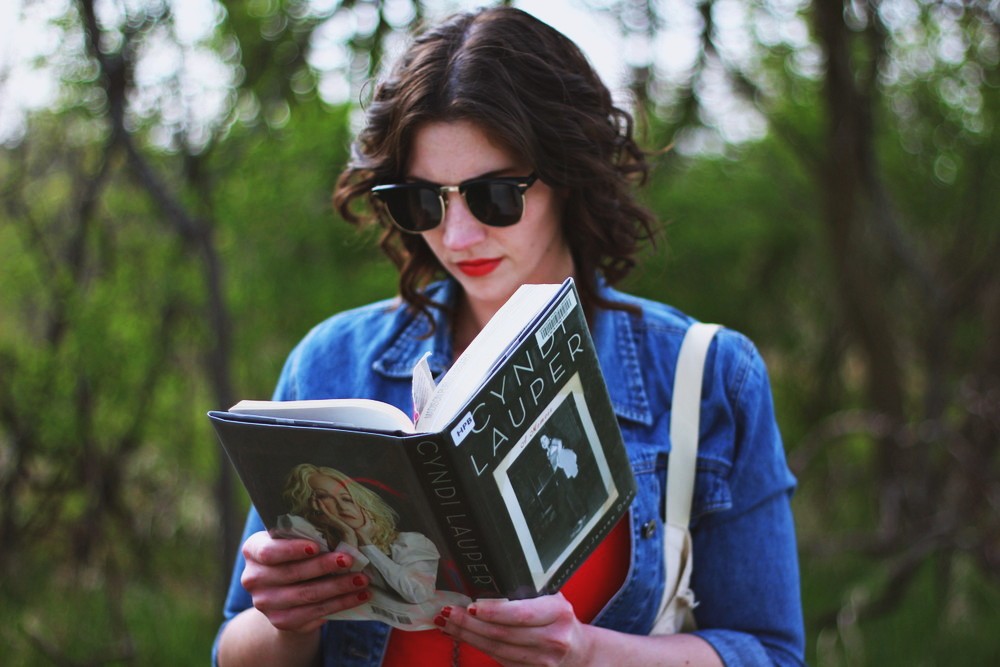 My Everyday Spring Outfit | theoutfitrepeater.com hannah rupp the outfit repeater Thrifted red dress, denim jacket, vintage strawberry tote bag.
