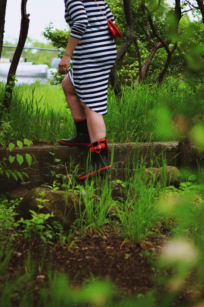 hannah rupp the outfit repeater striped dress red lipstick power women feminist pixie haircut