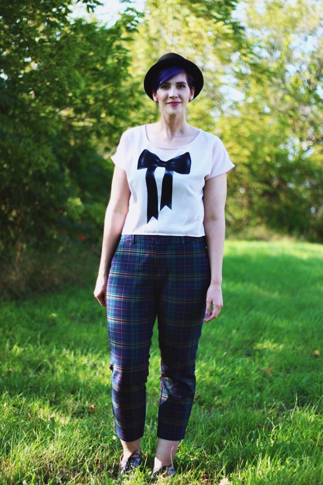 plaid-pants-quirky-basics-outfit-01