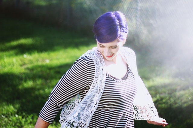 striped-dress-casual-autumn-outfit-02