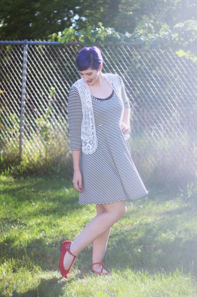 striped-dress-casual-autumn-outfit-05