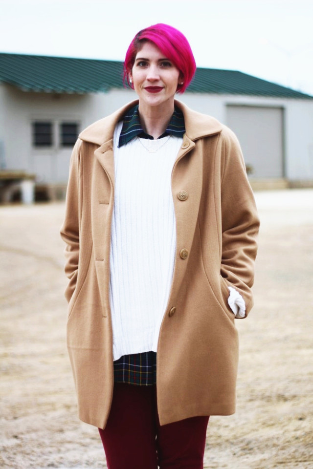 Christmas outfit inspired by 1990 Home Alone movie: green plaid button down, oversized white sweater, burgundy jeggings, gold glitter flats, bright pink hair, wine colored lips, camel colored coat