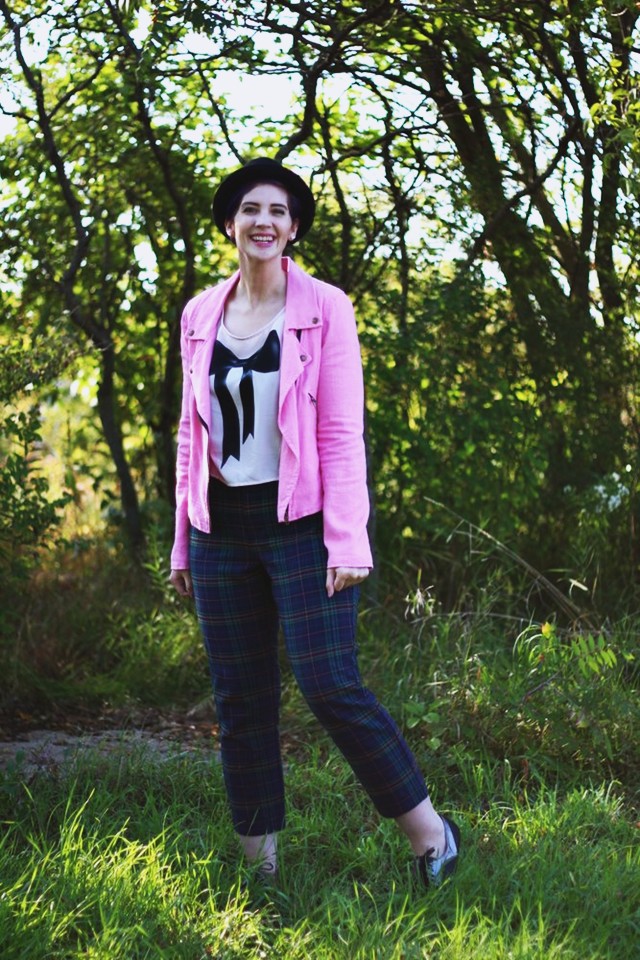 plaid-pants-quirky-basics-outfit-02