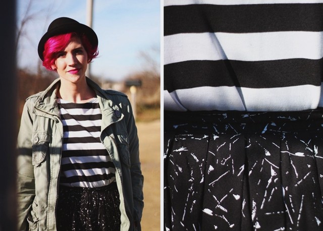 striped-tee-black-skirt-pattern-mixing-outfit-06