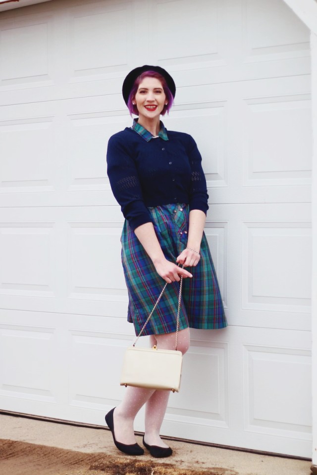 1950s-inspired-outfit-plaid-dress-06