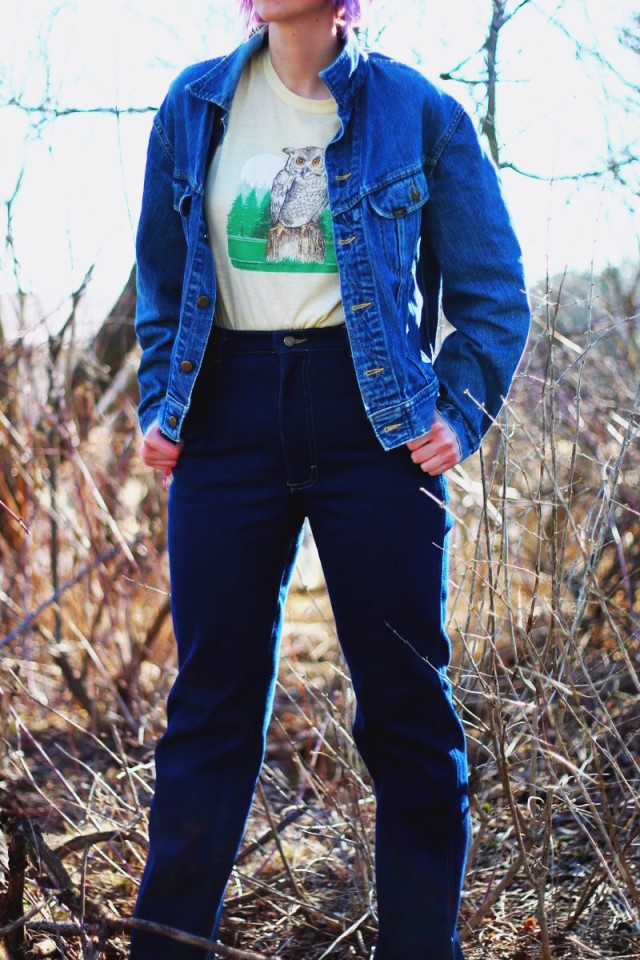 1970's inspired outfit: High waisted flared denim pants, jean jacket, vintage yellow owl graphic tee, oversized sunglasses, heeled boots, Seventeen magazine