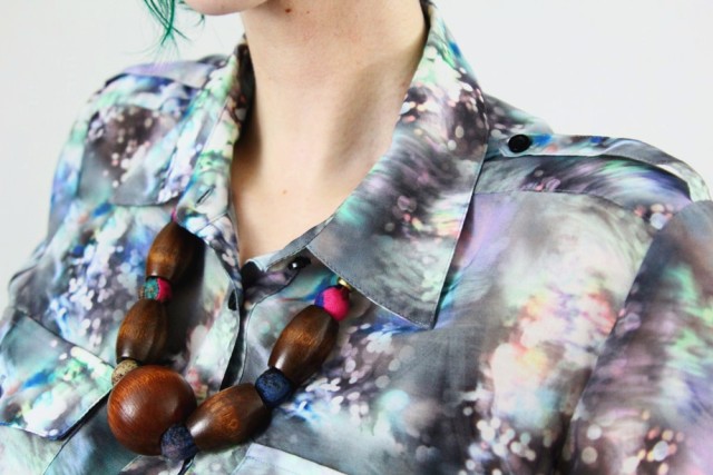 Outfit details: chunky vintage wooden necklace