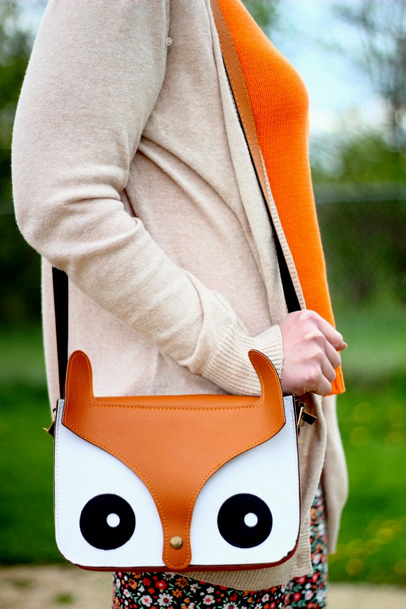 How Thrifted Shoes Put a Spring In My Step | theoutfitrepeater.com Outfit details: beige cardigan, orange knit top, fox purse