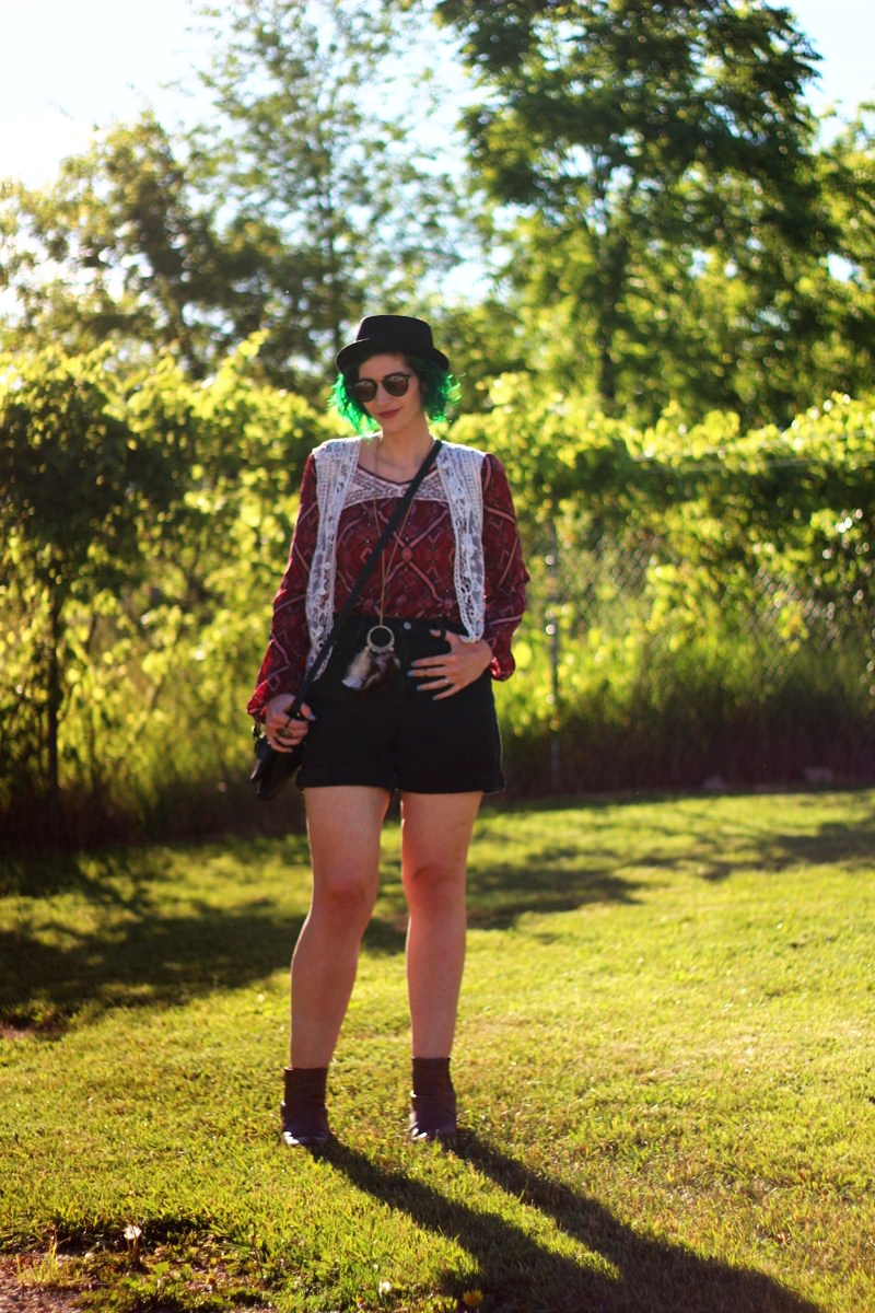 7 Thrifted Concert and Music Festival Fit Ideas | theoutfitrepeater.com