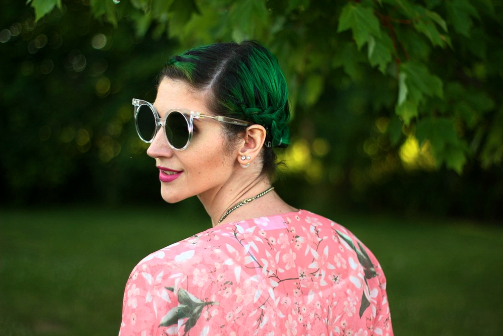 sunglasses-green-hair-pink-kimono-summer-outfit-01