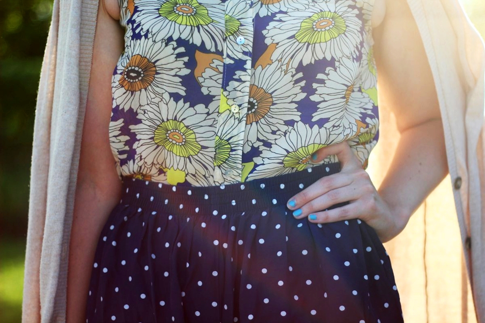 sunglasses-green-hair-vintage-floral-thrifted-summer-outfit-02