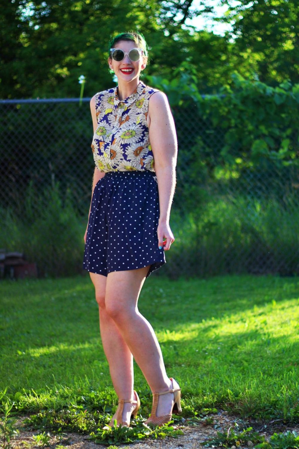 sunglasses-green-hair-vintage-floral-thrifted-summer-outfit-03