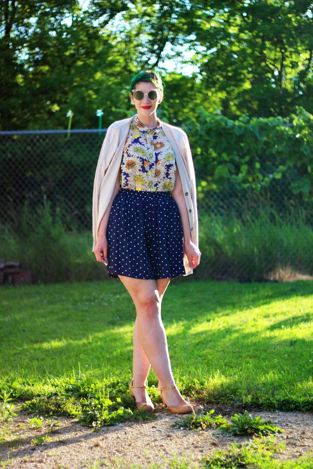 sunglasses-green-hair-vintage-floral-thrifted-summer-outfit-05