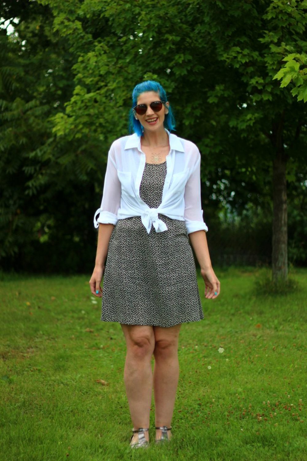 floral-dress-90s-blue-hair-outfit-07