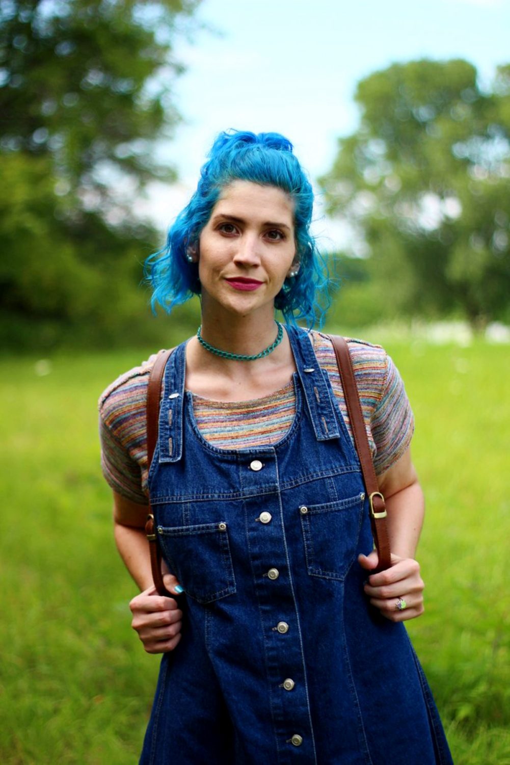 rainbow-crop-top-denim-jumper-blue-hair-outfit-01