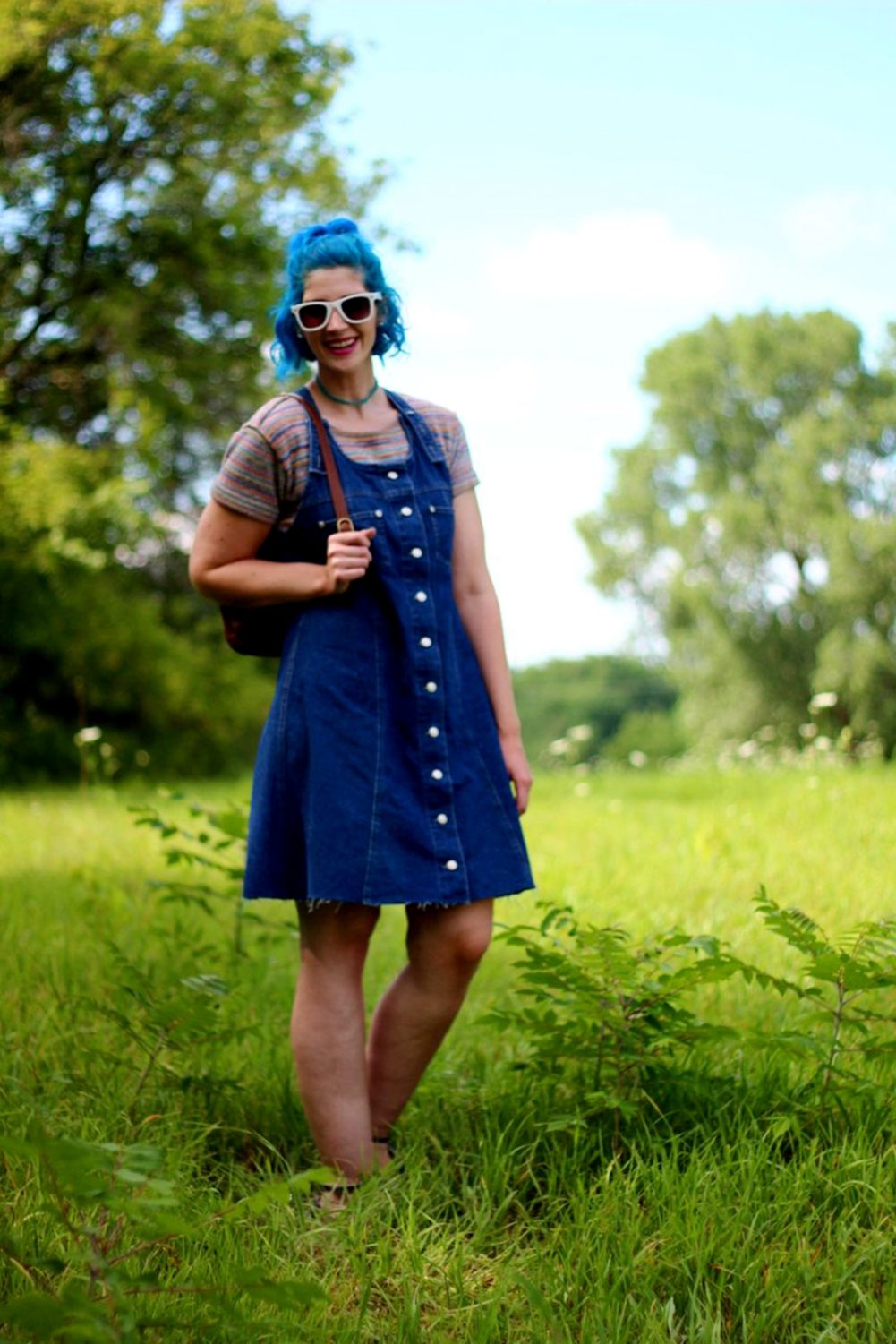 rainbow-crop-top-denim-jumper-blue-hair-outfit-02