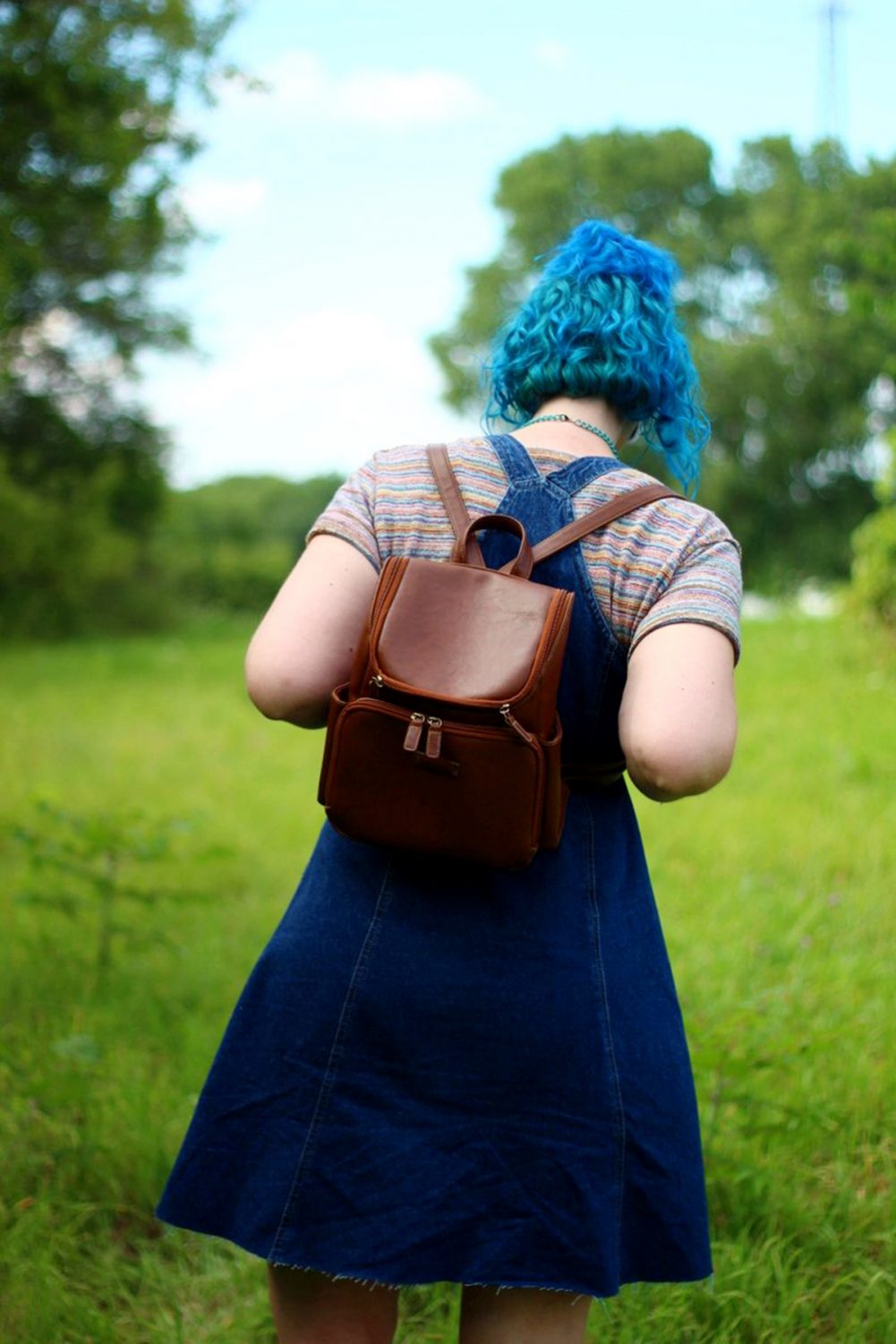 rainbow-crop-top-denim-jumper-blue-hair-outfit-07