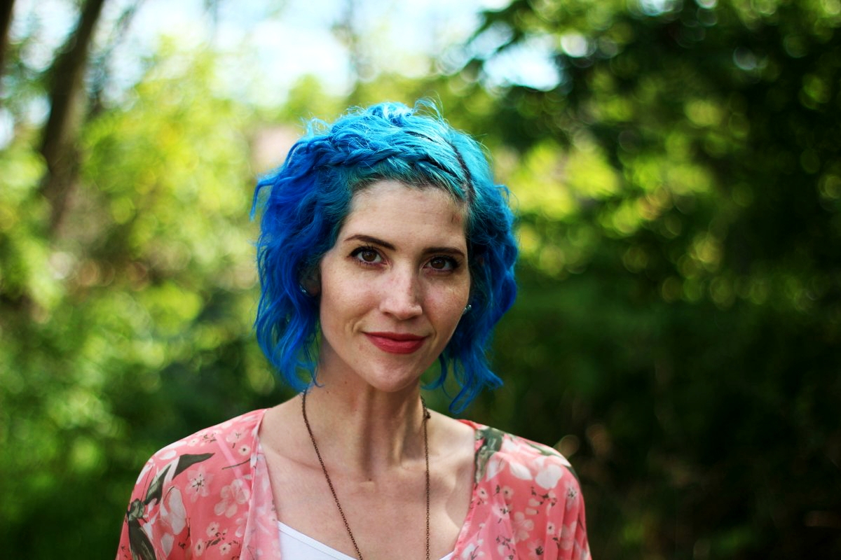 pink-kimono-maroon-maxi-skirt-blue-hair-outfit-04