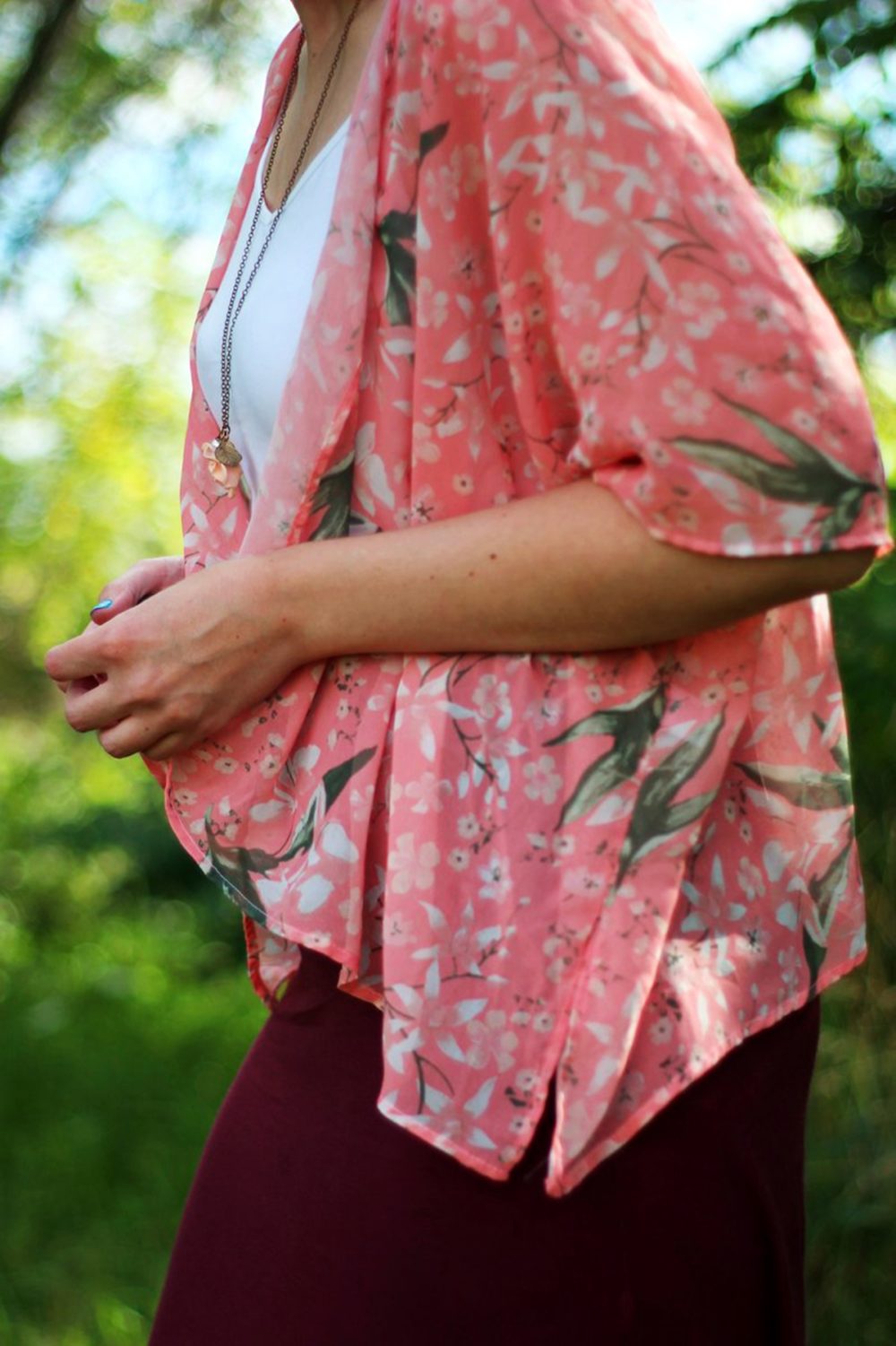 pink-kimono-maroon-maxi-skirt-blue-hair-outfit-05