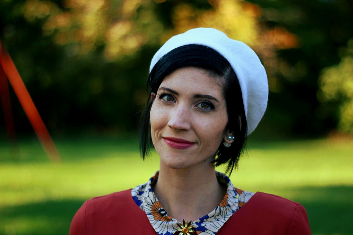 Outfit: Orange retro style dress, flower collar, jewel flower brooch, cream colored beret