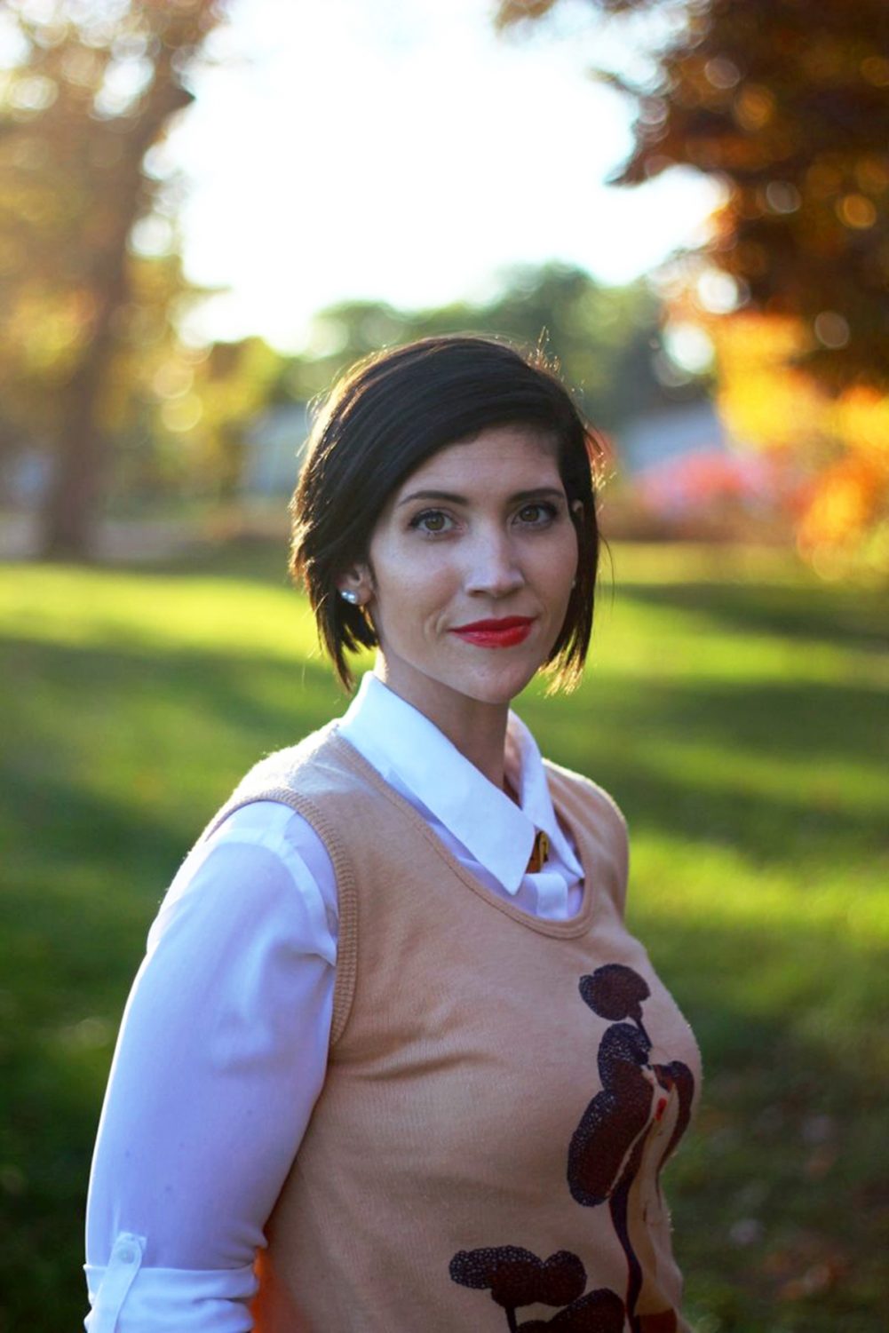 Outfit: White button down, vintage sweater vest, DIY wooden squirrel brooch, Colourpop lip gloss, tweed shorts with tights, brown flats