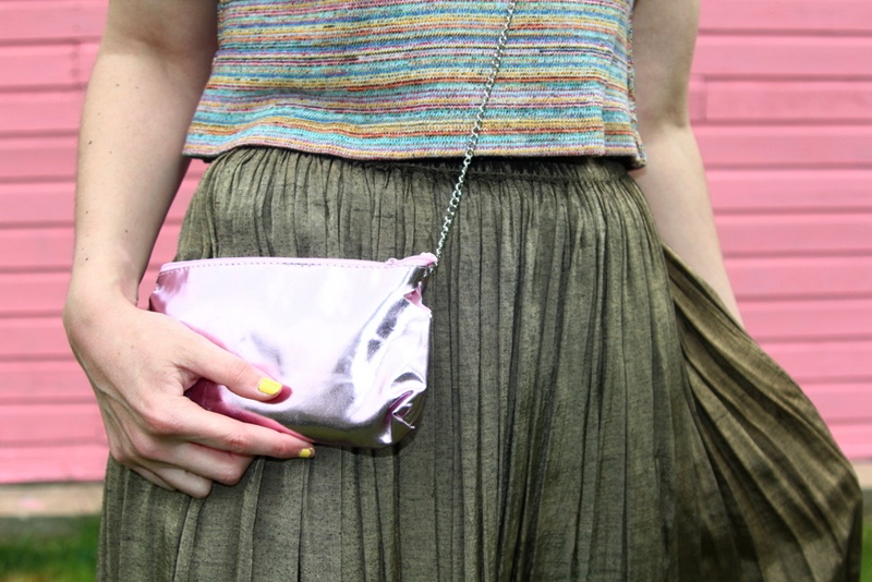 pink wall house garage, outfit rainbow crop top, bronze vintage maxi skirt, walmart flip flops aqua teal, diy pom pom necklace, colourpop heart on lippie stix, diy clutch purse makeup bag
