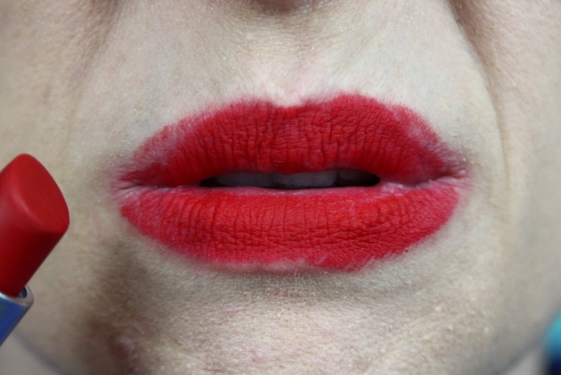 mac ruby woo red lipstick