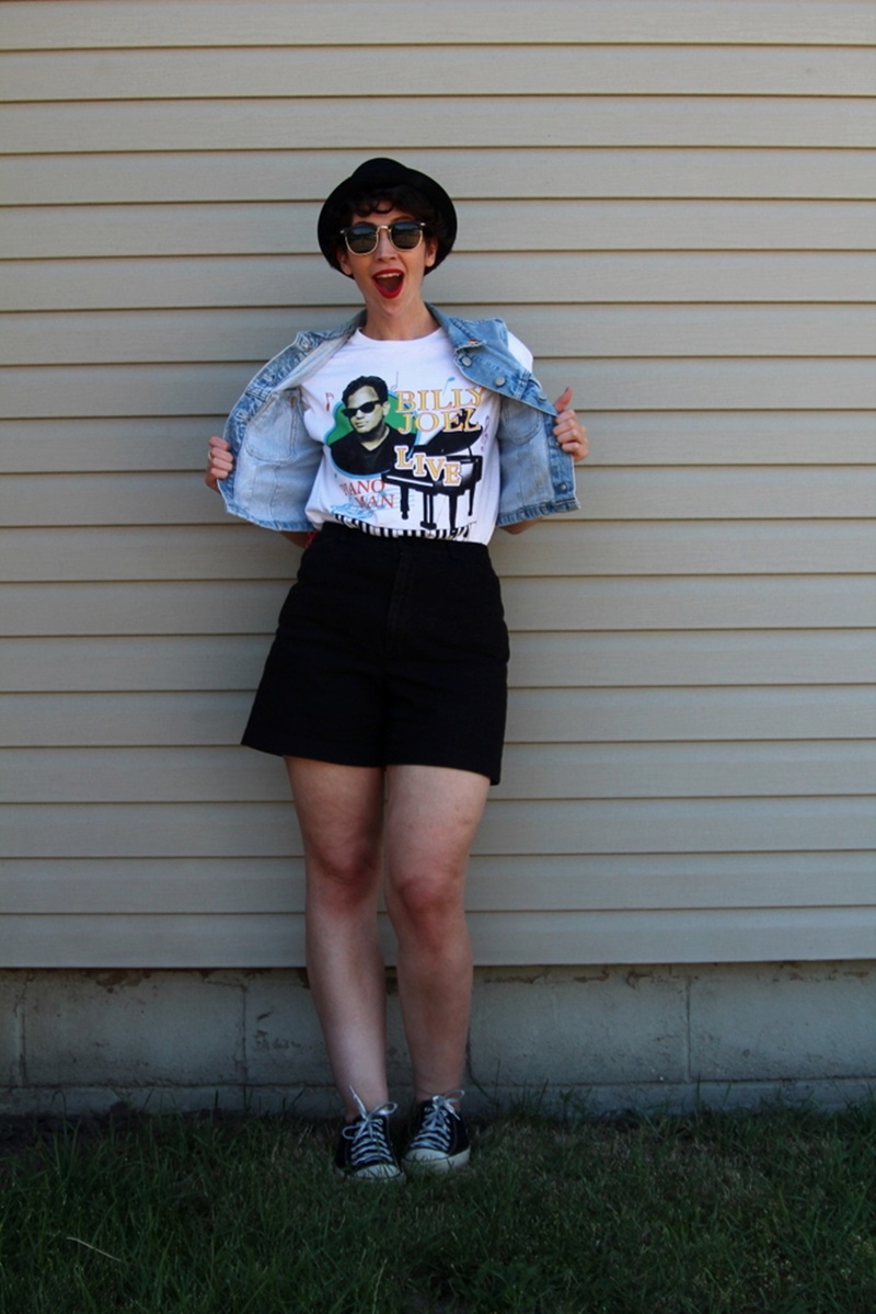 the outfit repeater hannah rupp billy joel concert green bay wisconsin lambeau field t-shirt, shoes, asos pork pie hat, sunglasses, red lipstick colourpop bossy, converse sneakers tennis shoes