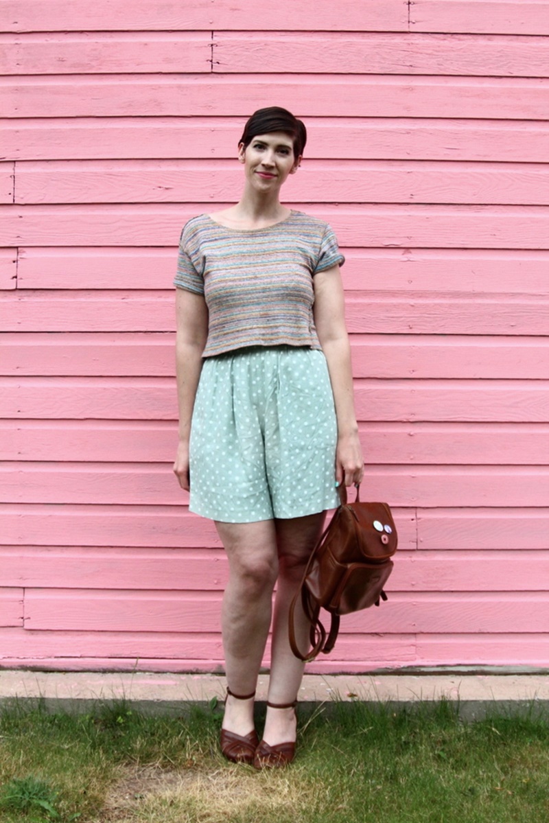 cute summer outfit pattern mixing polka shorts striped crop top pink colourpop blotted lipstick brown backpack high heels