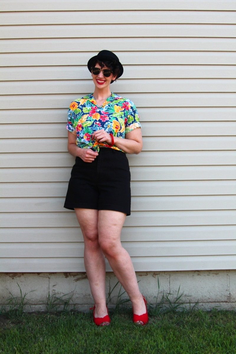 the outfit repeater hannah rupp vintage thrifted 1980s halloween costume ideas inspiration magnum pi tom selleck Hawaiian print shirt