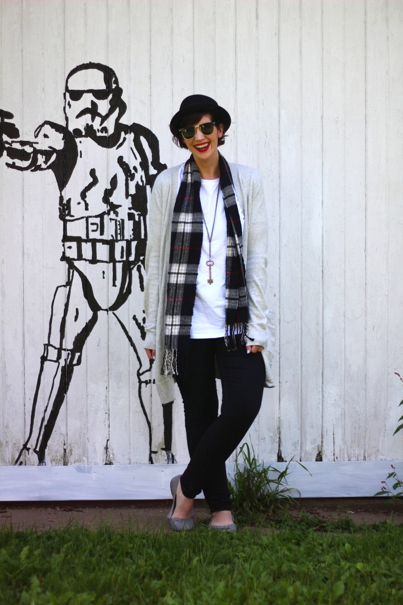 star wars outfit long tall sally review Plain white tee, longline cardigan, black jeggings, pork pie hat, MAC Ruby Woo lipstick, gray ballet flats