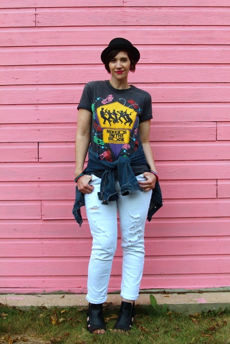 hannah rupp wearing a thrifted outfit for a new kids on the block concert