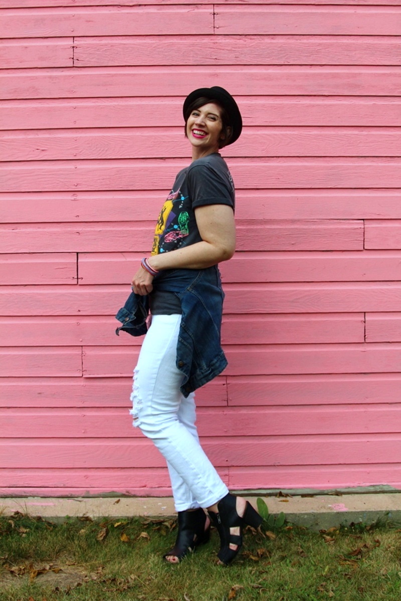 the outfit repeater hannah rupp fall style 1980s fashion trend vintage thrifted nkotb tee white shredded jeans black high heels asos pork pie hat jelly bracelets