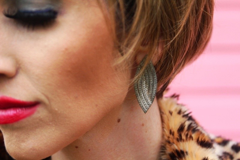 My Transformation Into A 1980s Icon: Tammy Faye Bakker Halloween Costume | theoutfitrepeater.com the outfit repeater hannah rupp Tammy Faye Bakker Halloween Costume thrifted vintage sequin dress drag makeup outfit 1980s messner rupaul