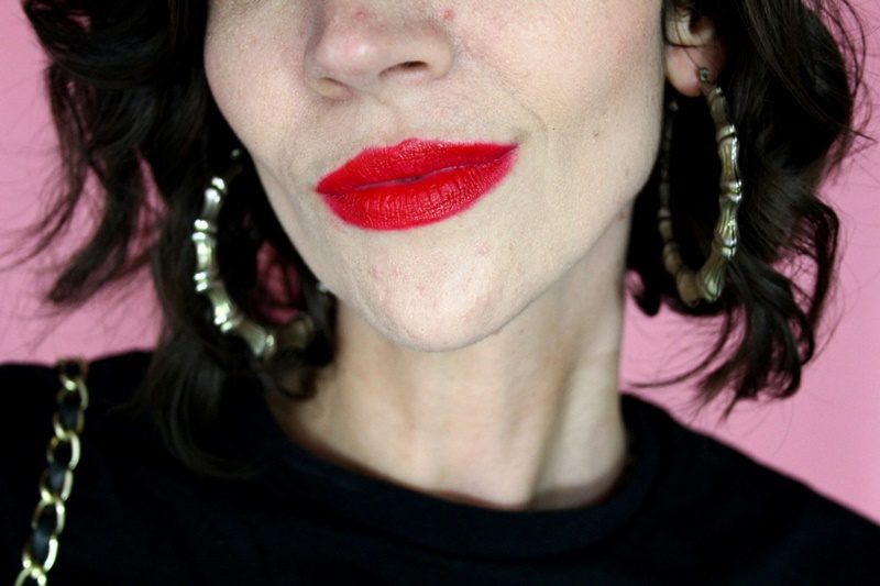 This Is How An Adult Dresses Up A Graphic T-Shirt | theoutfitrepeater.com dressing up a graphic t-shirt mtv music fashion hannah rupp the outfit repeater