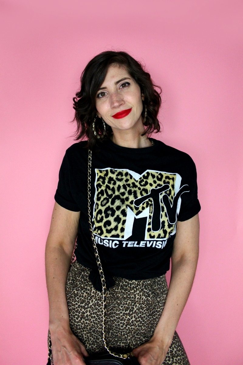 dressing up a graphic t-shirt mtv music fashion hannah rupp the outfit repeater