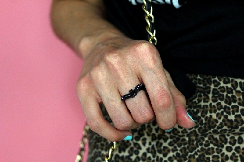 This Is How An Adult Dresses Up A Graphic T-Shirt | theoutfitrepeater.com dressing up a graphic t-shirt mtv music fashion hannah rupp the outfit repeater