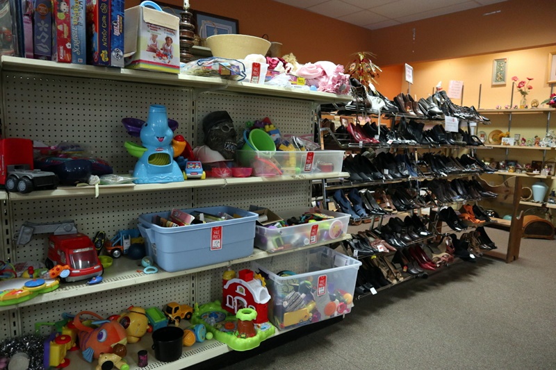 the-outfit-repeater-hannah-rupp-fashion-blog-best-wisconsin-thrift-stores-thrifting-secondhand-06