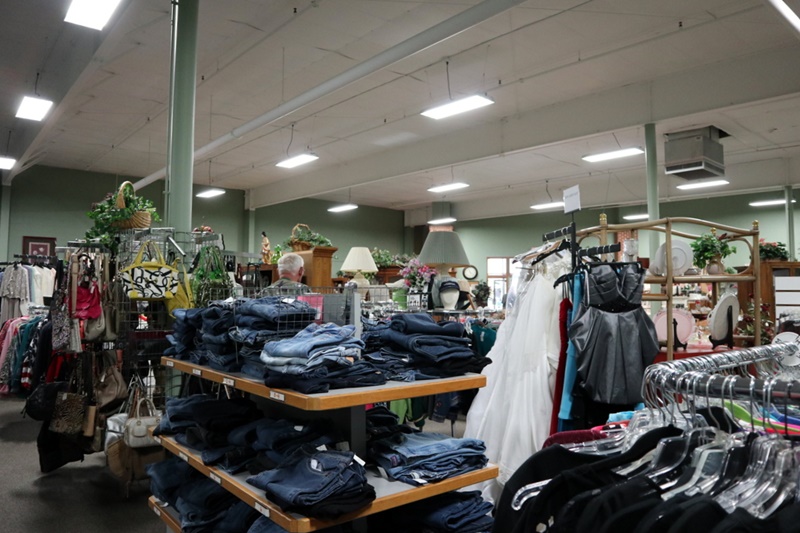 the-outfit-repeater-hannah-rupp-fashion-blog-best-wisconsin-thrift-stores-thrifting-secondhand-09