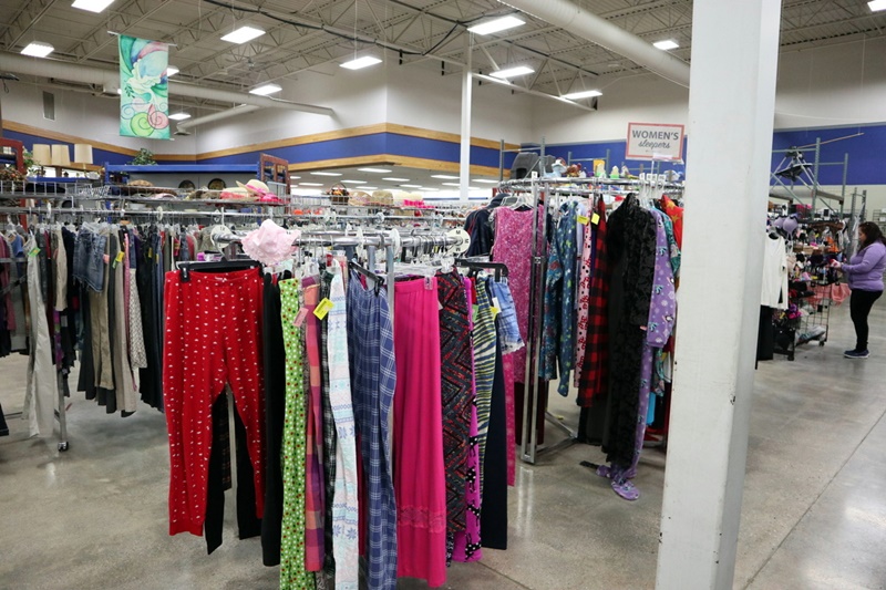 the-outfit-repeater-hannah-rupp-fashion-blog-best-wisconsin-thrift-stores-thrifting-secondhand-42