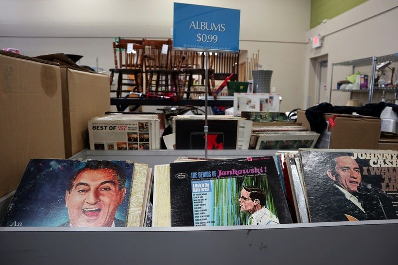 janesville wisconsin thrift store review goodwill hannah rupp the outfit repeater