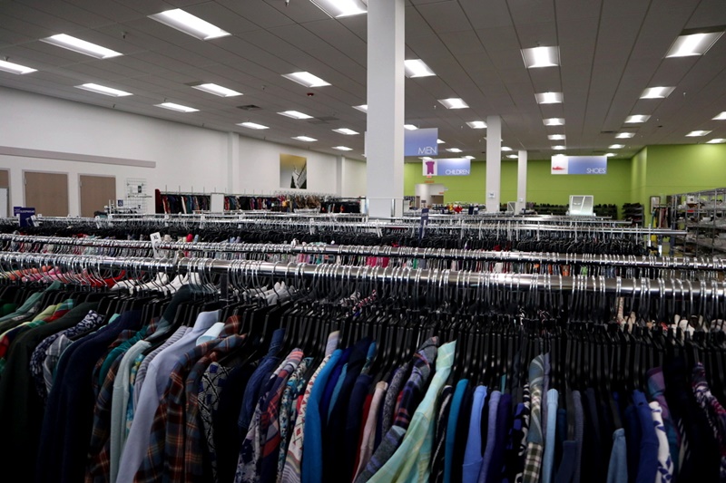 madison-stoughton-wisconsin-goodwill-store-review-thrifting-shopping-fashion-outfit-repeater-hannahrupp-05