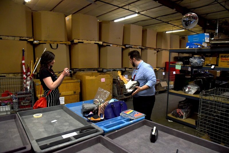 shop goodwill online thrift secondhand website hannah rupp the outfit repeater