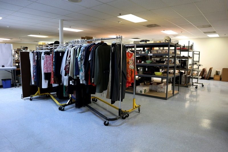 shop goodwill online thrift secondhand website hannah rupp the outfit repeater