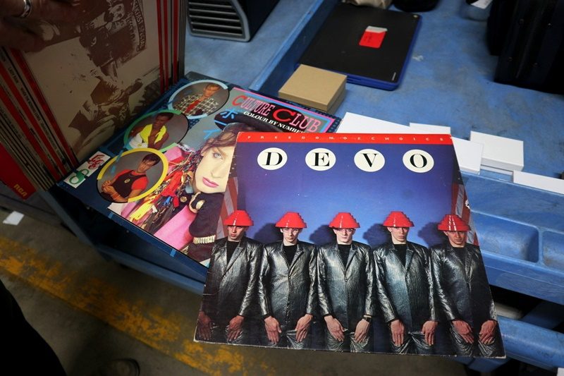 shop goodwill online thrift secondhand website hannah rupp the outfit repeater