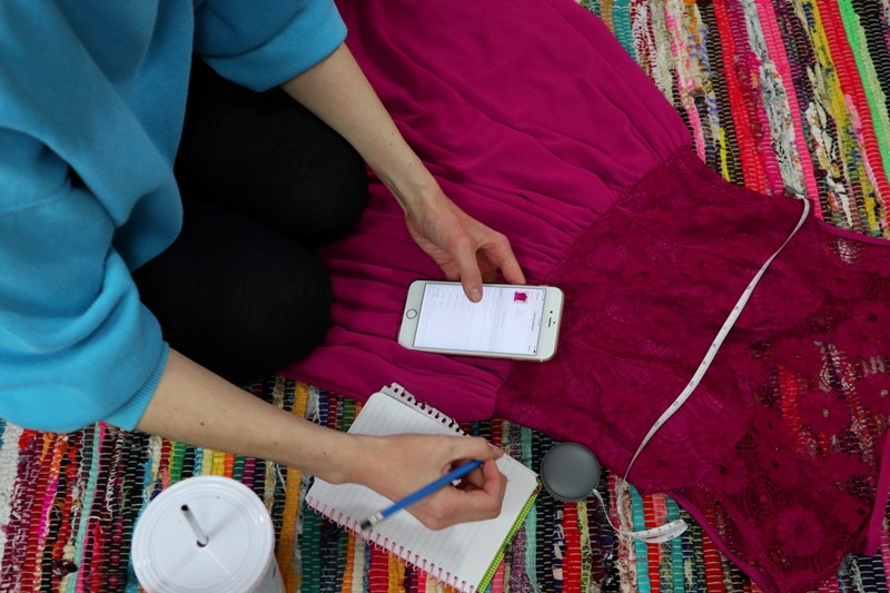 The Right Way To List on Poshmark To Make $$$ | theoutfitrepeater.com how to best way to make money on poshmark hannah rupp the outfit repeater