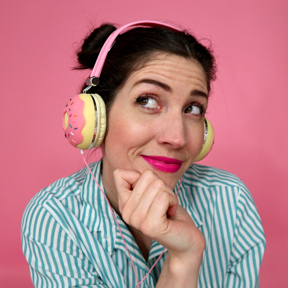 6 thrifting podcasts 2020 hannah rupp the outfit repeater wearing donut shaped headphones